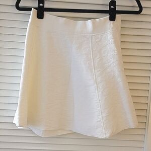 Theory - Short White Skirt With Raised Pattern